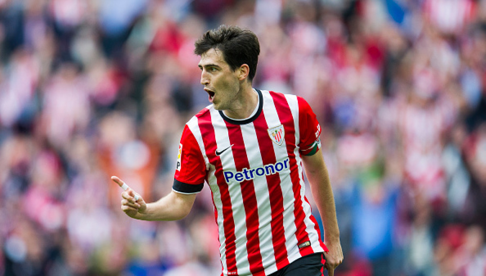 BILBAO, SPAIN - MAY 23:  Andoni Iraola of Athletic Club celebrates after scoring his team's second goal during the La Liga match between Athletic Club Bilbao and Villarreal at San Mames Stadium on May 23, 2015 in Bilbao, Spain.  (Photo by Juan Manuel Serrano Arce/Getty Images)
